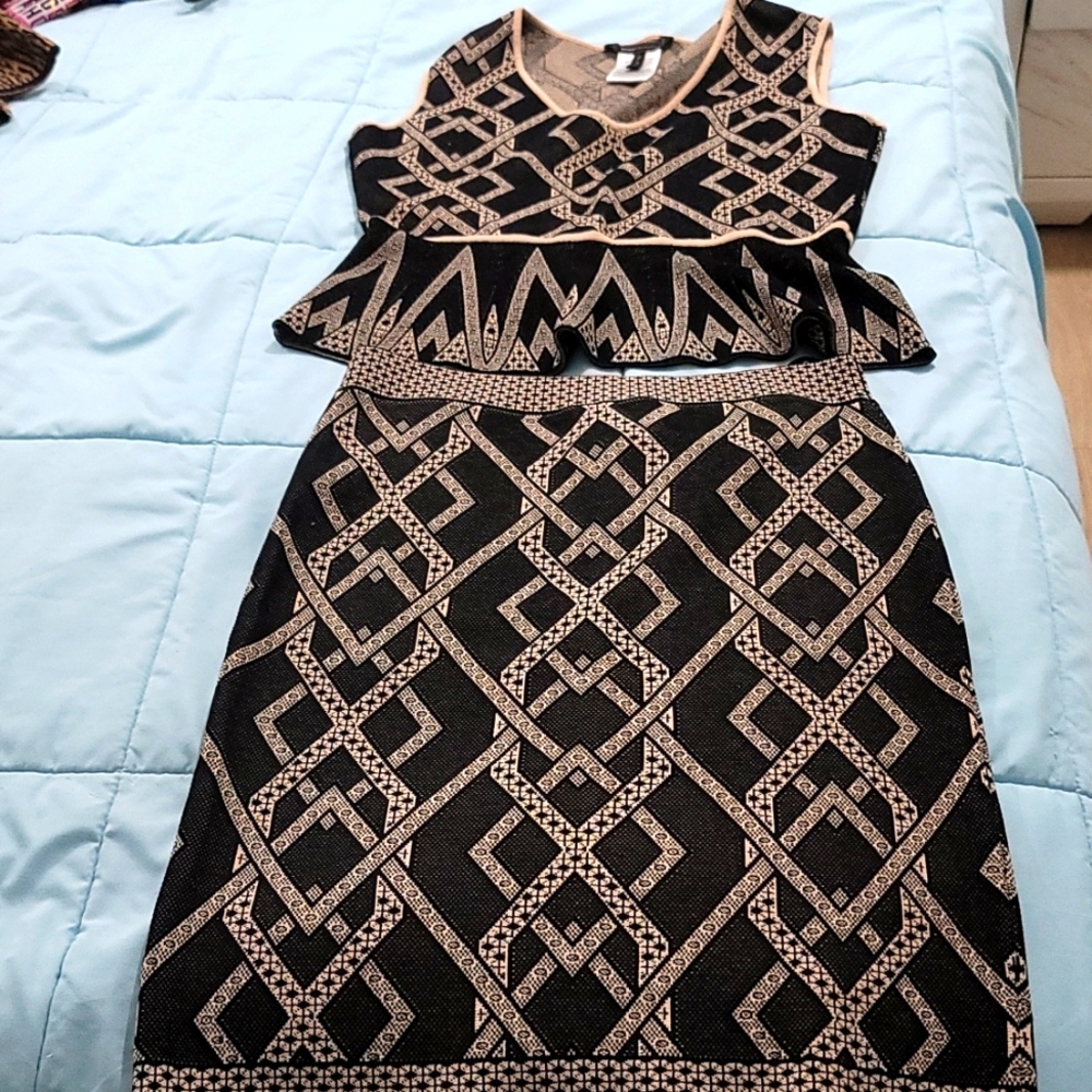 BCBGMaxazria skirt and top set size large.